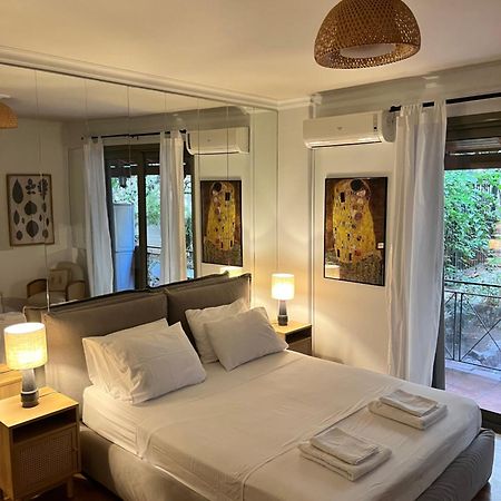 Quiet Apartment With Garden View In Kolonaki Атина Екстериор снимка