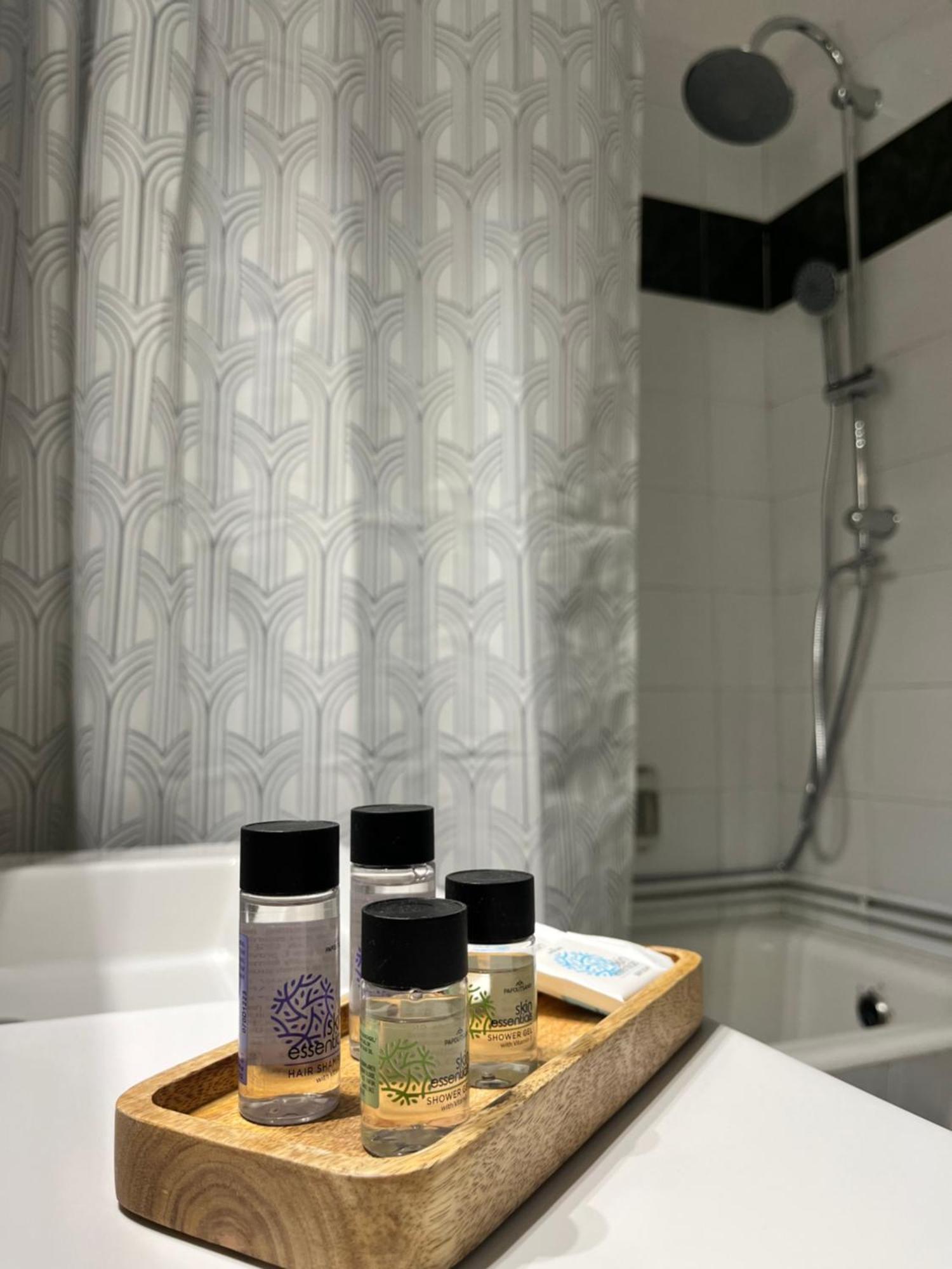Quiet Apartment With Garden View In Kolonaki Атина Екстериор снимка