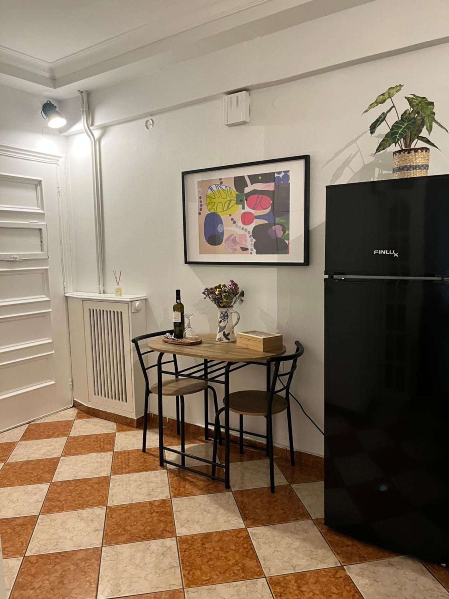 Quiet Apartment With Garden View In Kolonaki Атина Екстериор снимка